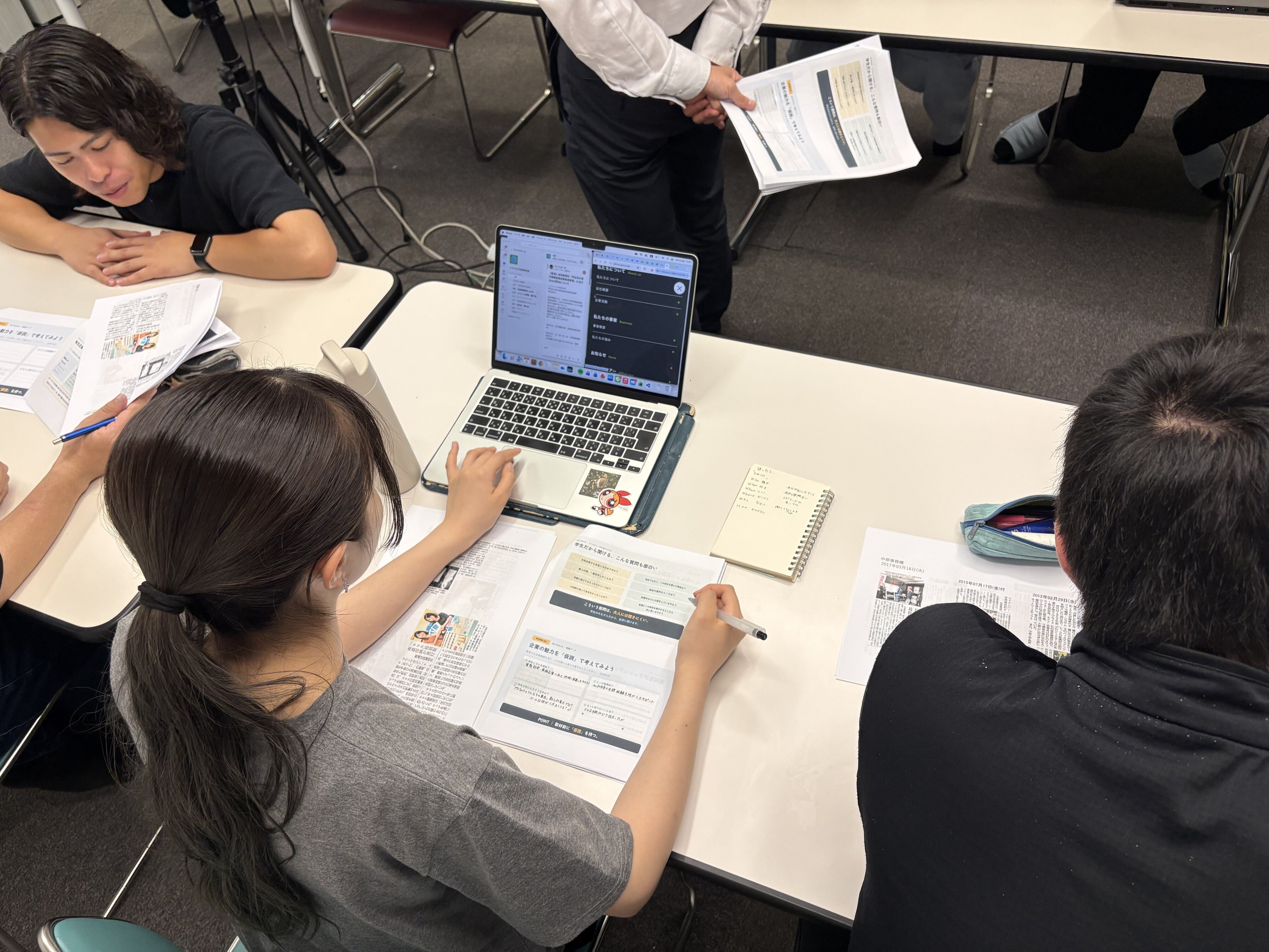 ソフトピア共同研究室の学生による岐阜県内情報産業企業の魅力発信プロジェクトが始動！まずはリポーター研修を行いました。