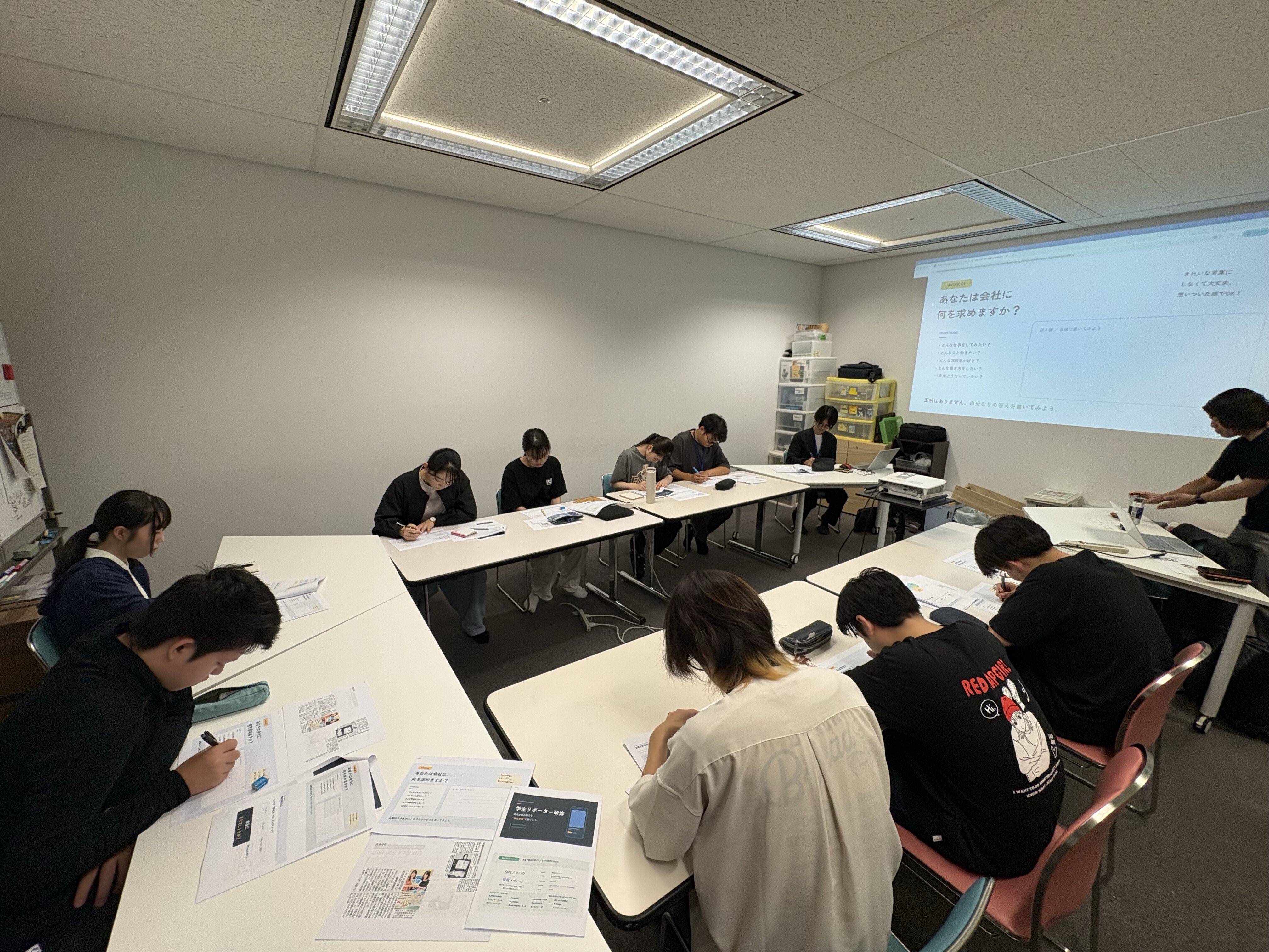 ソフトピア共同研究室の学生による岐阜県内情報産業企業の魅力発信プロジェクトが始動！まずはリポーター研修を行いました。