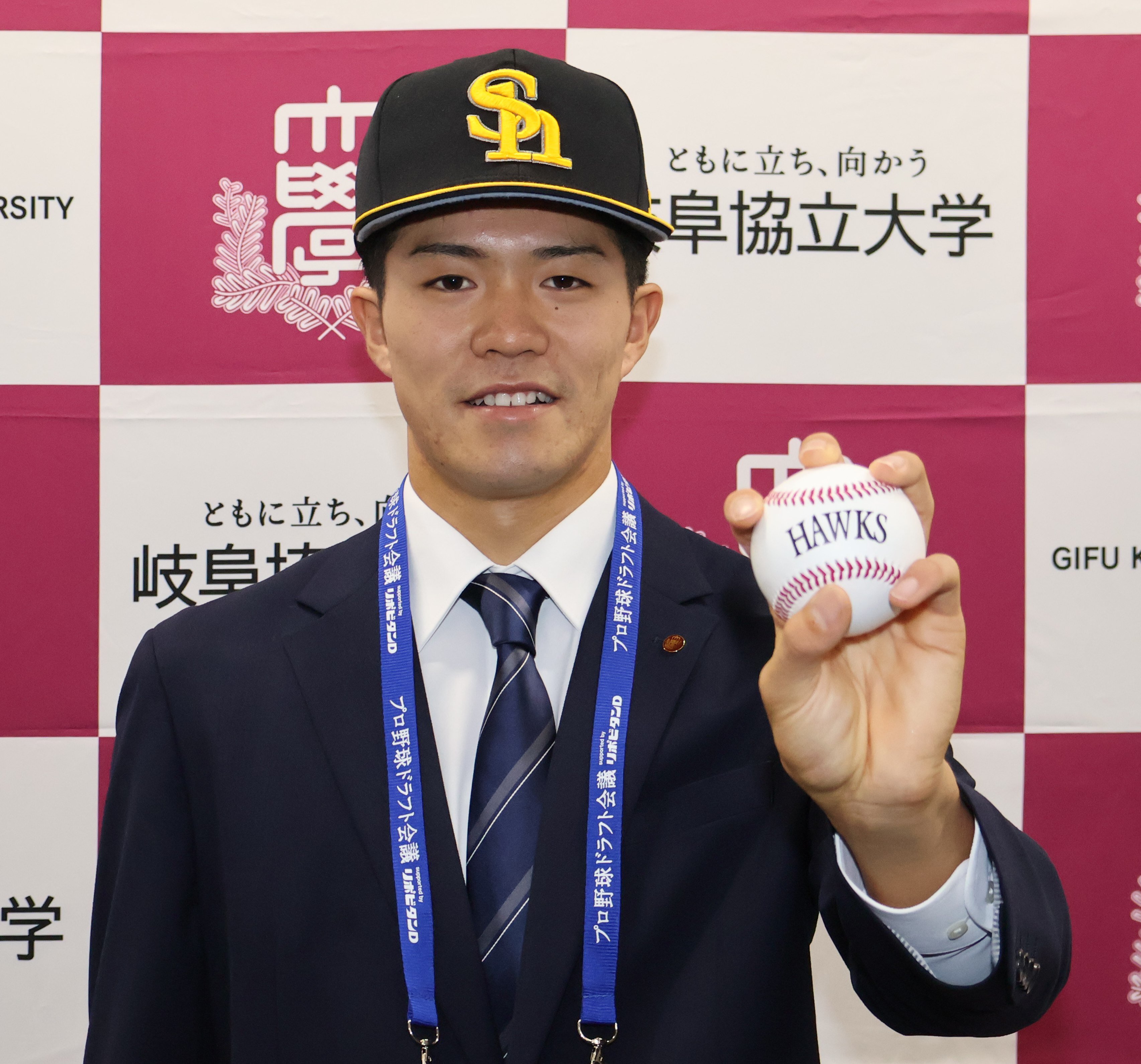 硬式野球部 相良雅斗選手が福岡ソフトバンクホークスから指名挨拶を受けました