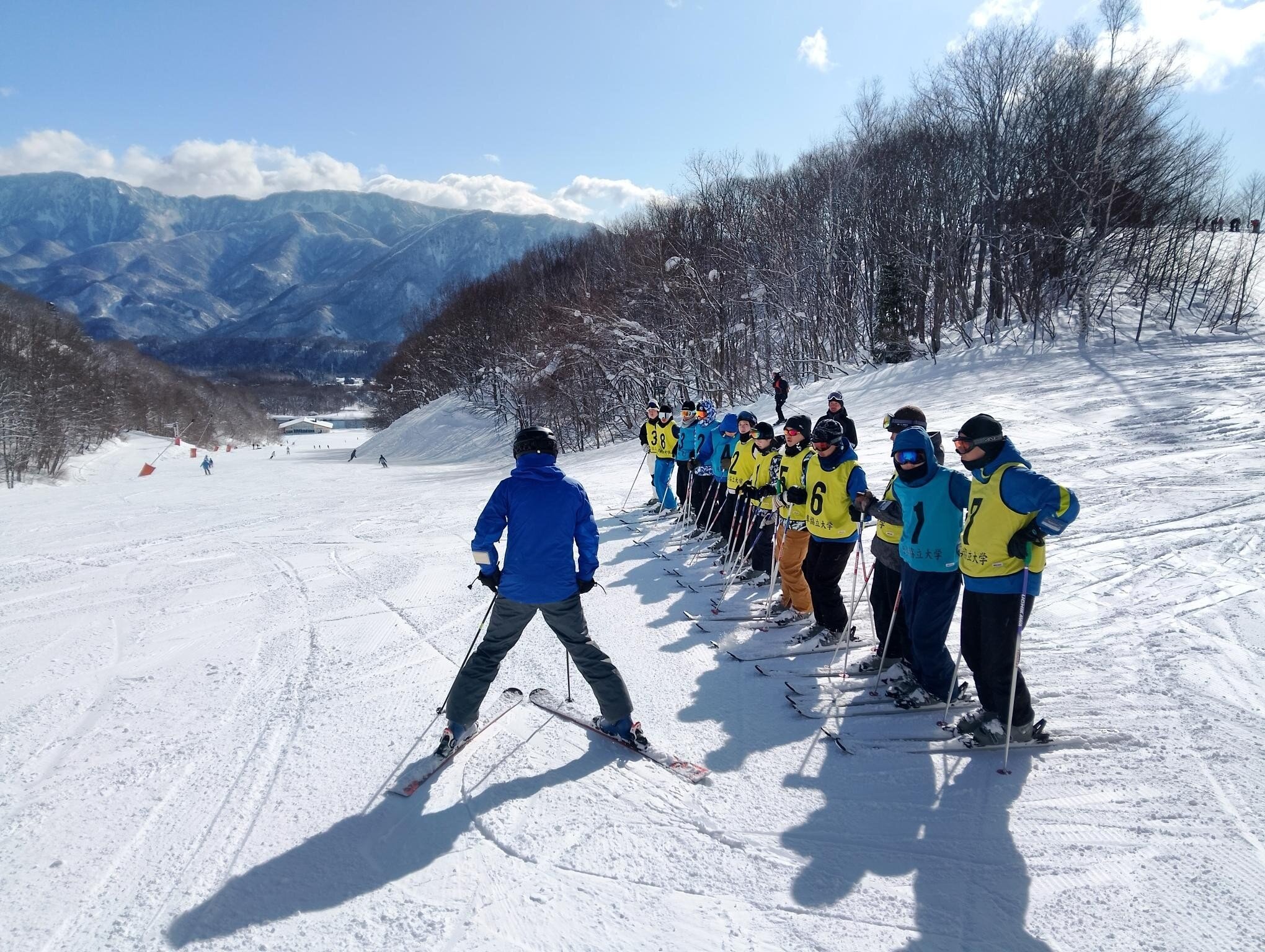 経営学部スポーツ経営学科「野外活動（スキー）」冬季集中授業を実施しました