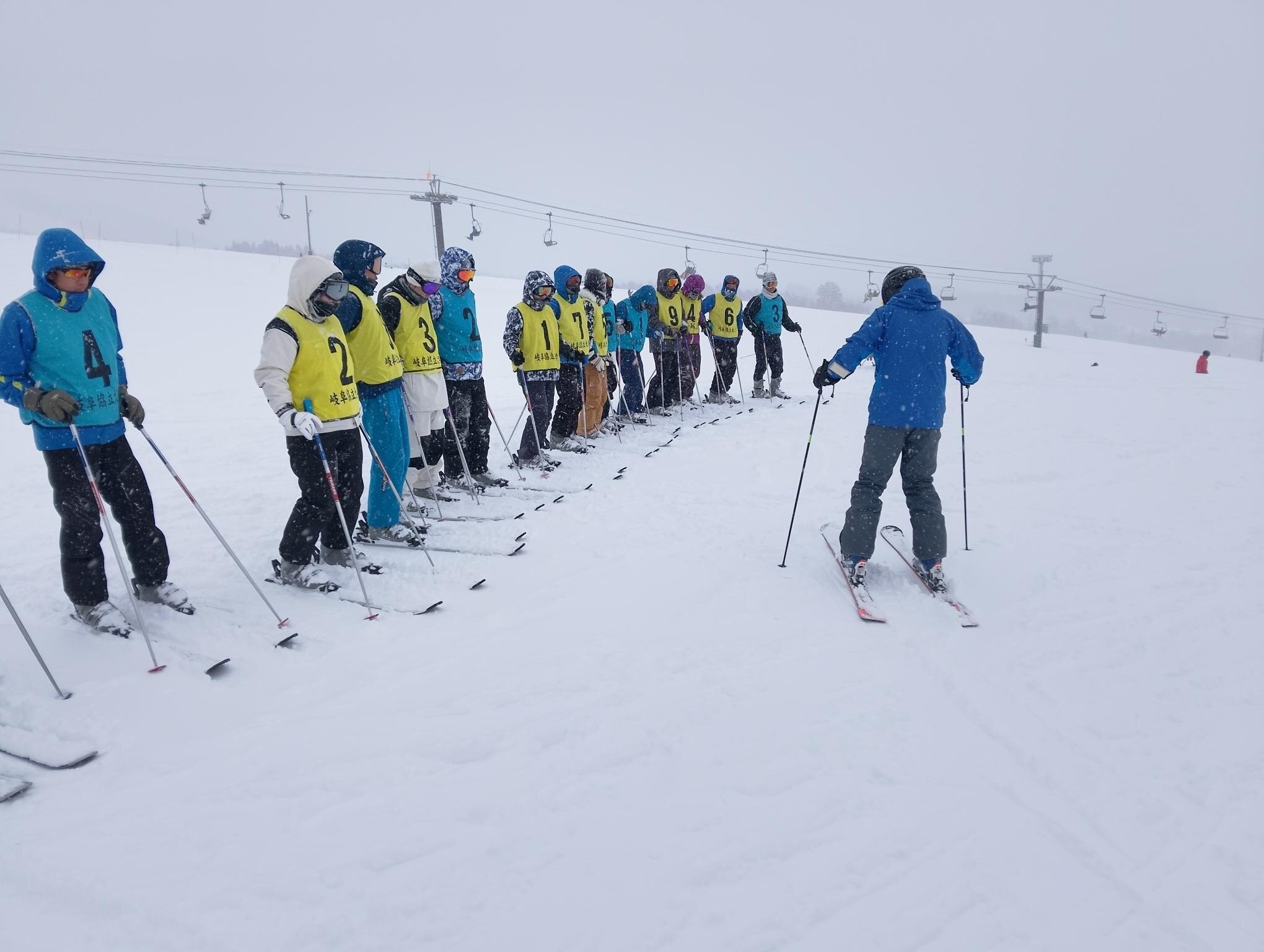 経営学部スポーツ経営学科「野外活動（スキー）」冬季集中授業を実施しました