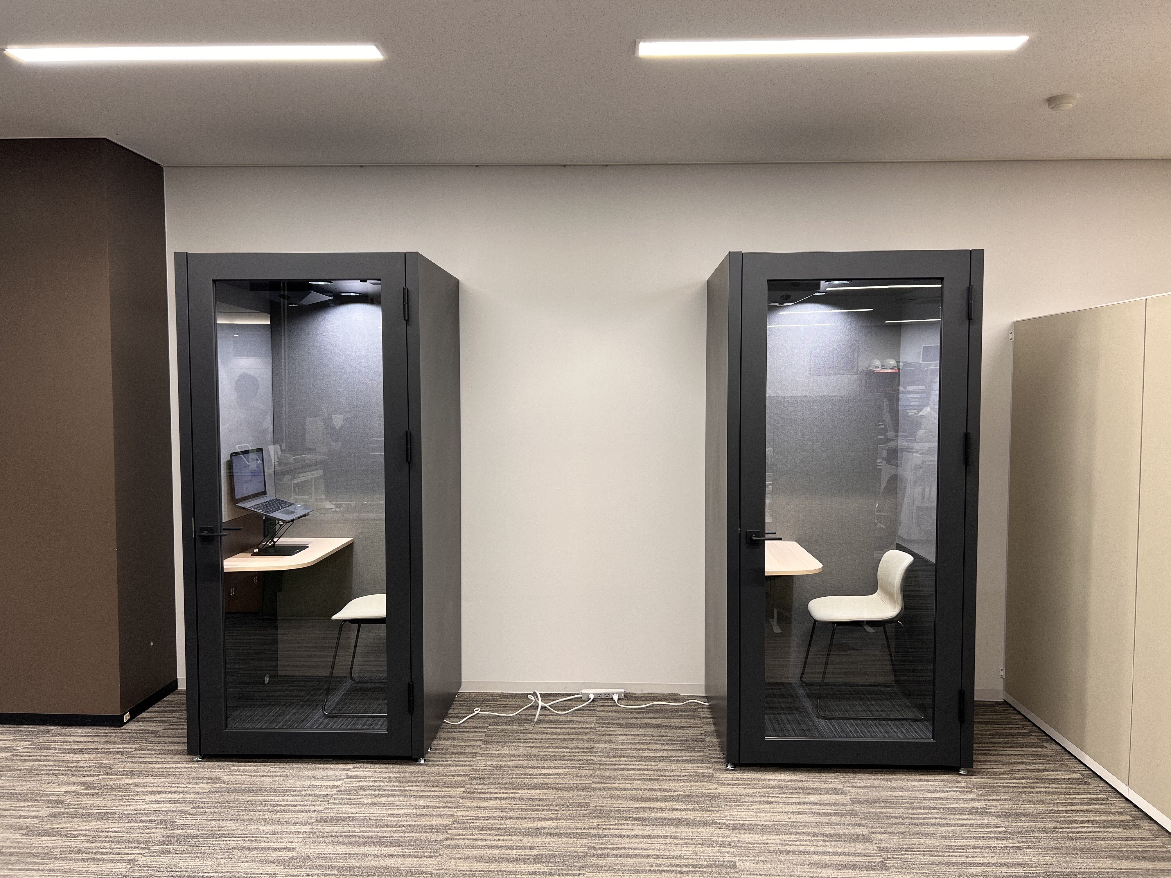 オンライン就活対応の個室型ワークブース「GKUキャリアBOX」を設置しました 