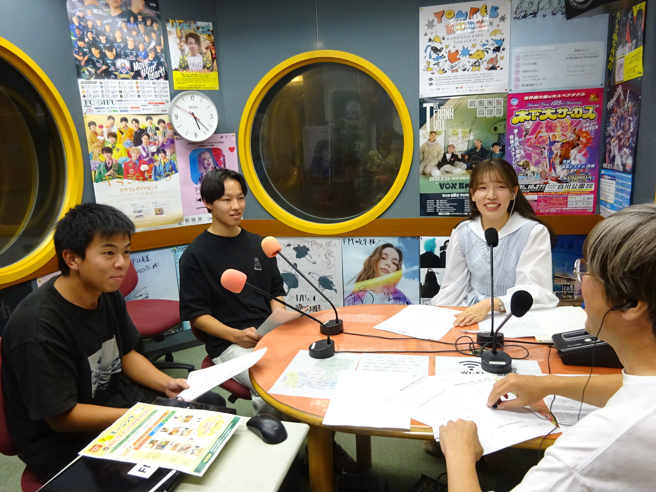 学園祭実行委員がラジオ番組で学園祭のPRを行いました