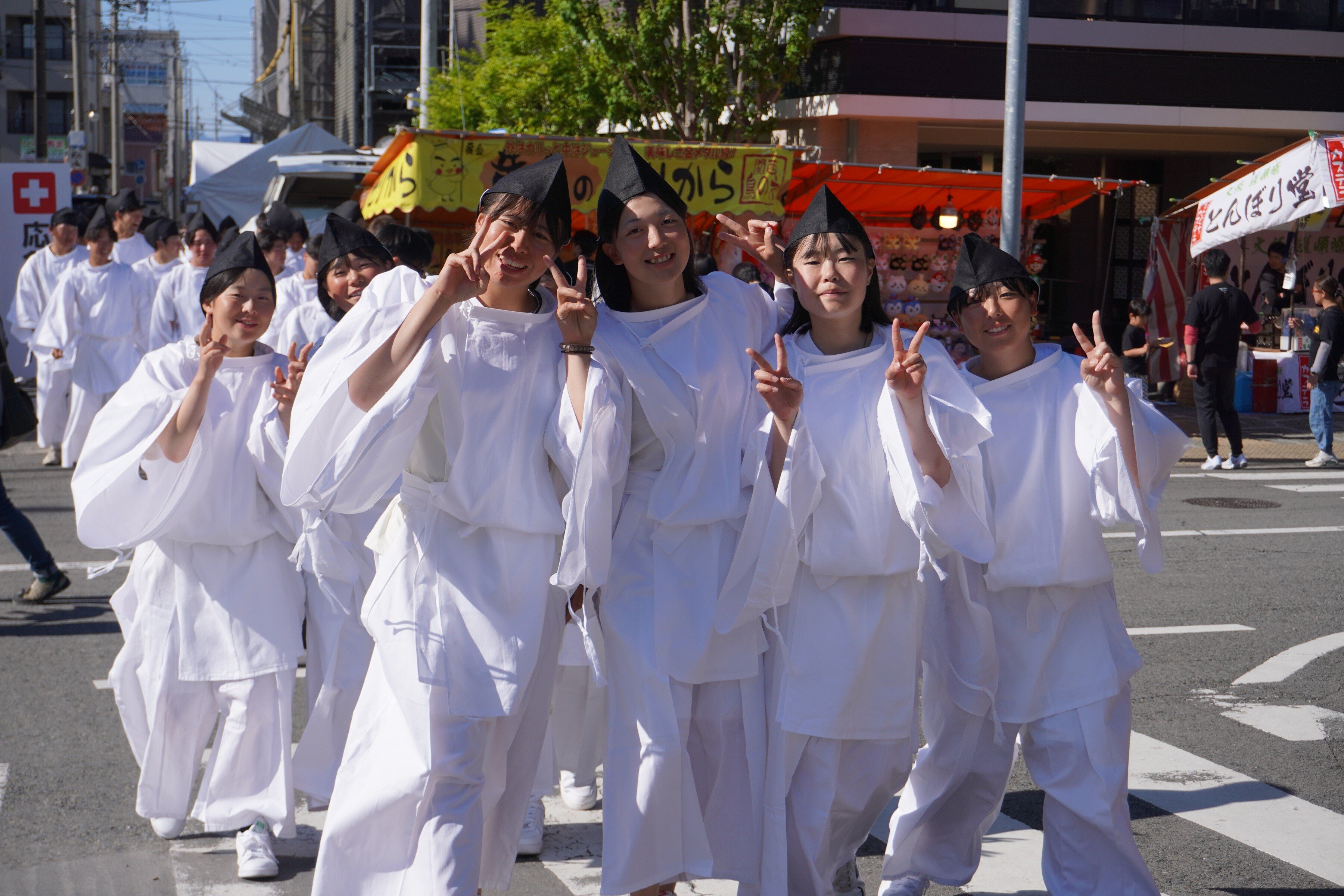 2026年5月10日の本楽において、御輿と13両による大垣まつり行列が実施され、本学学生が参加しました。 