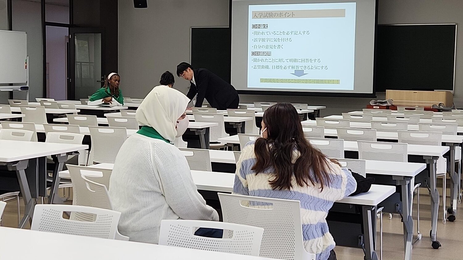 【経済学部・経営学部・看護学部】11月8日（土）個別相談会を開催しました