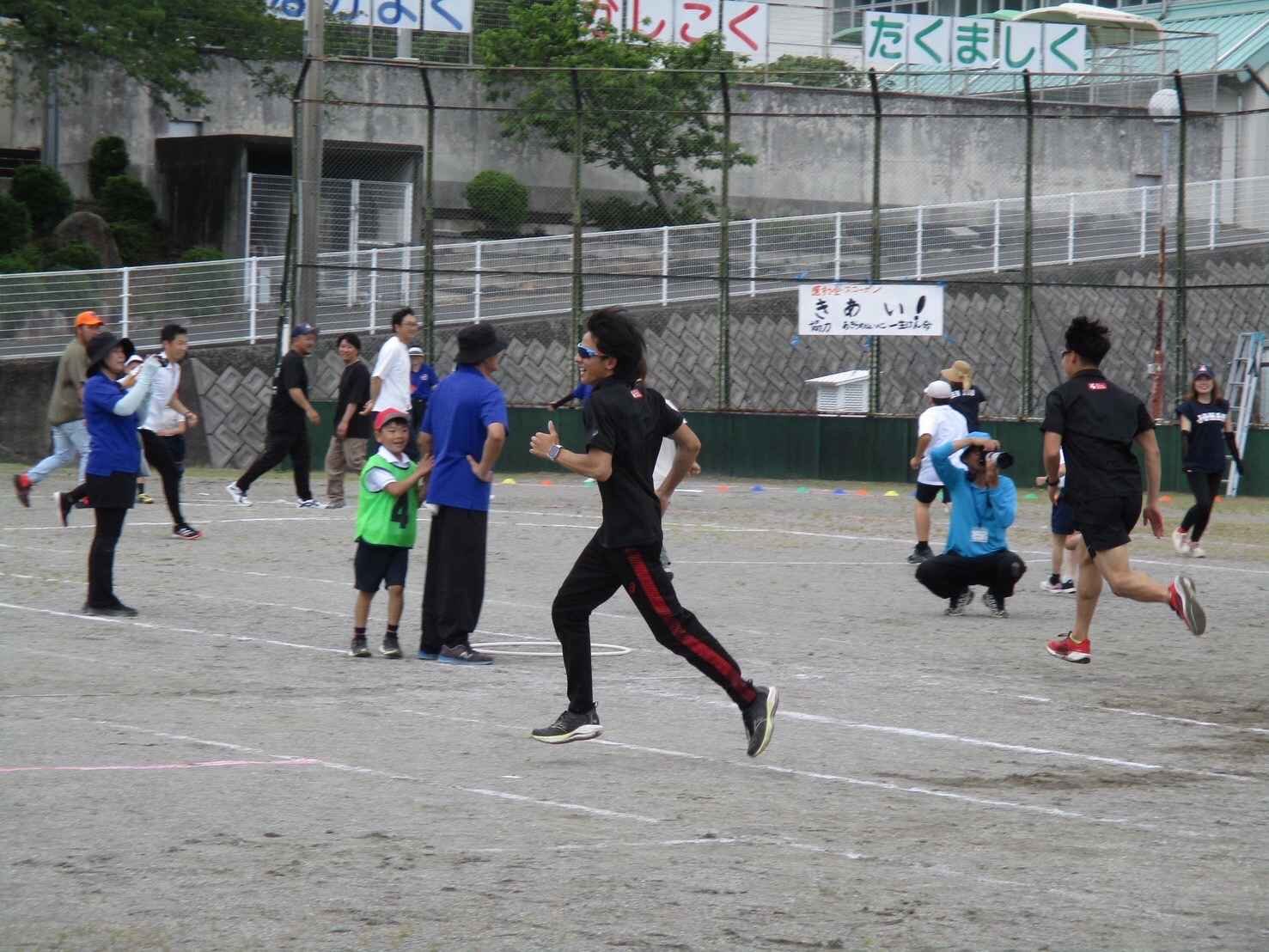 海津市立下多度小学校運動会に本学学生が参加しました 