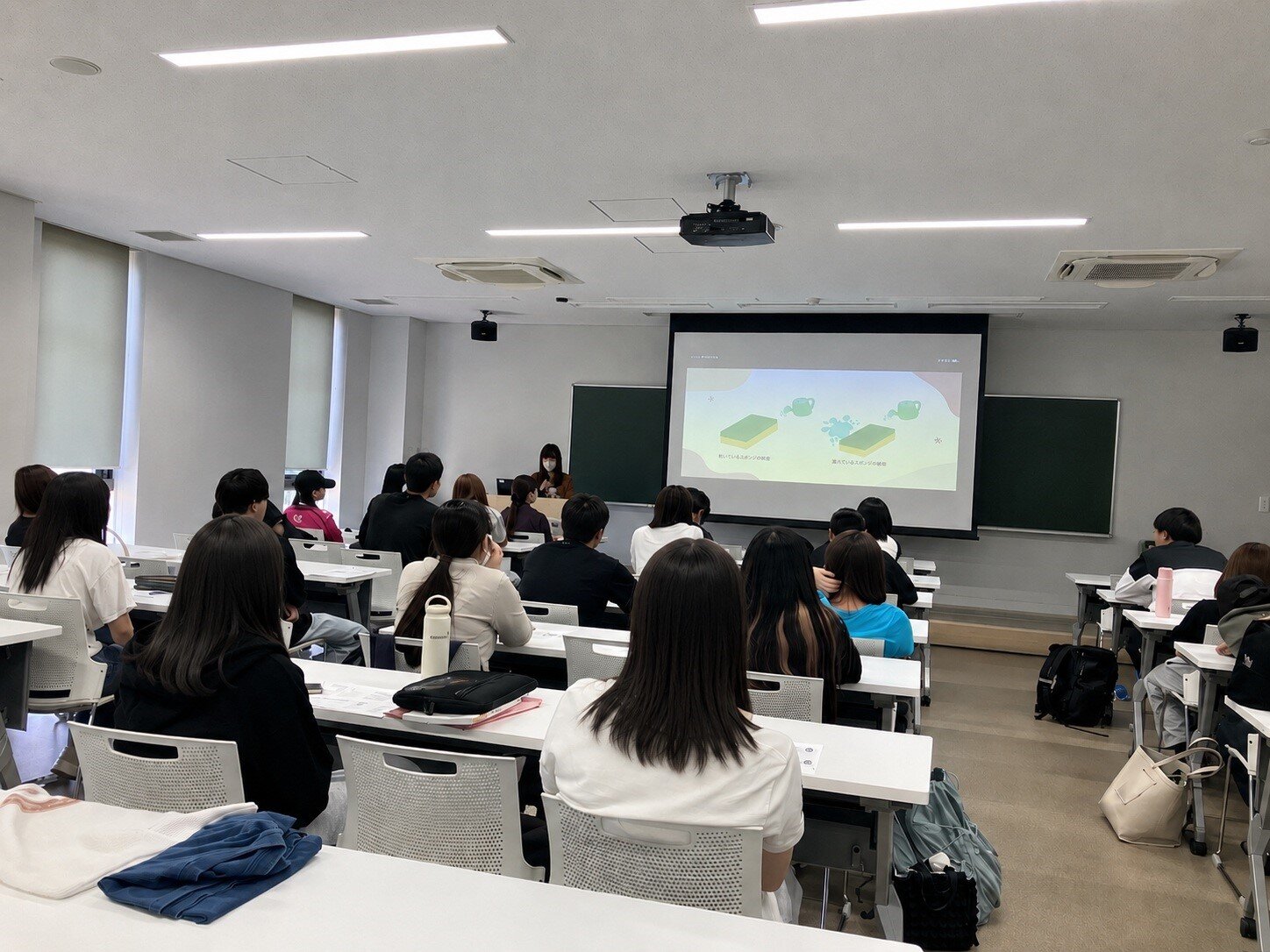 【看護学部】スタートアップ看護ゼミナール「キャリアデザインを考える」 
